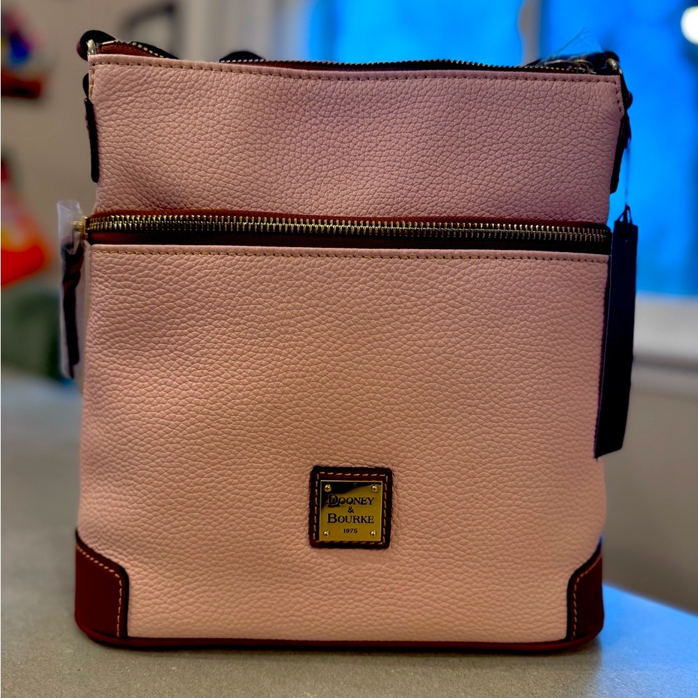 Dooney & Bourke pebble grain crossbody NWT